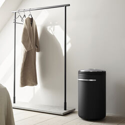 Vipp441 skittentøyskurv, svart, Vipp