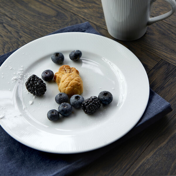 Eventail flat tallerken med fane Ø 22 cm, hvit Eventail flat tallerken med fane Ø 22 cm, hvit, Pillivuyt