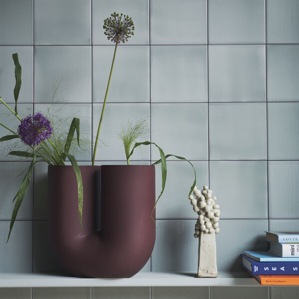 Kink Vase, deep red, Muuto