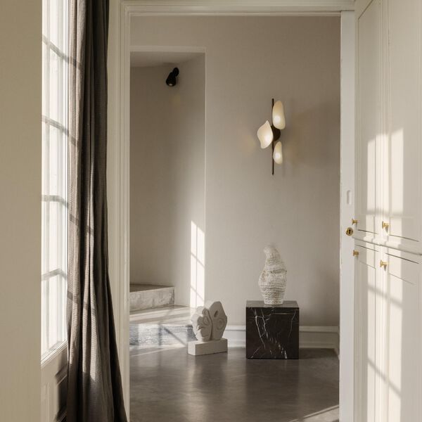 Florii 3 Wall Lamp, dark bronze, Nuura