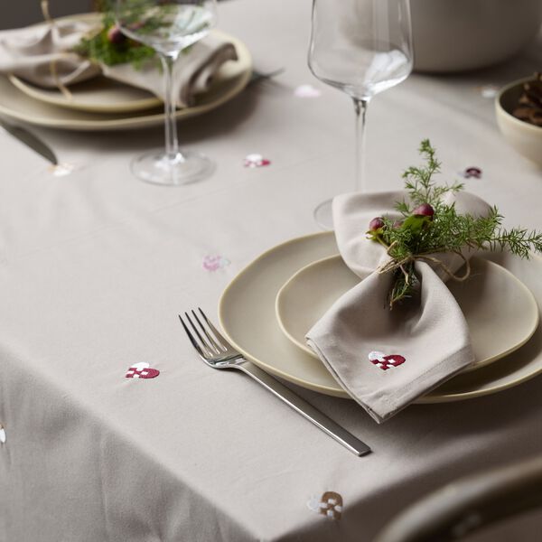 Christmas Hearts Embroidery Tøyservietter, dark red, Södahl