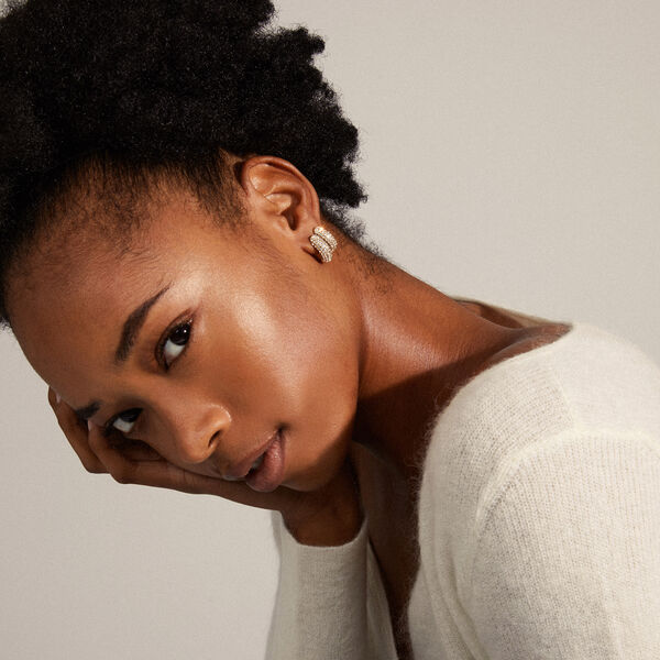 LONA Chunky Crystal Huggie hoops, gullbelagt, Pilgrim