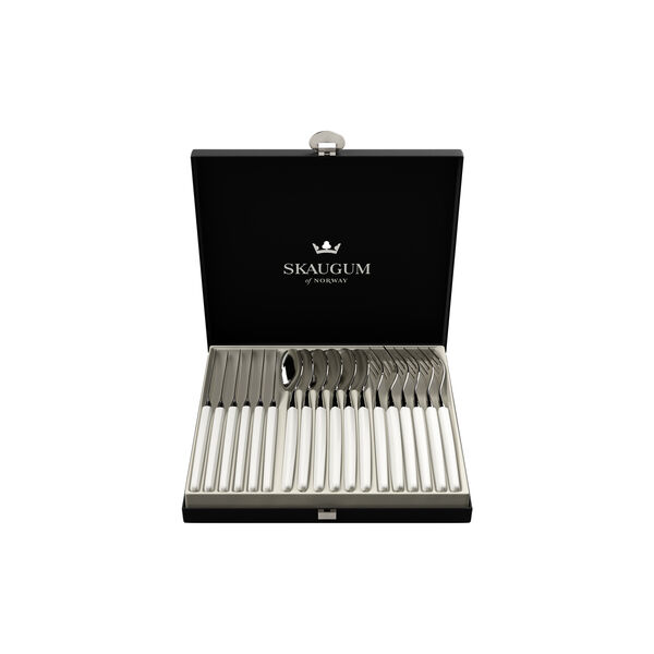 Gavesett 18 deler, hvit, Skaugum of Norway