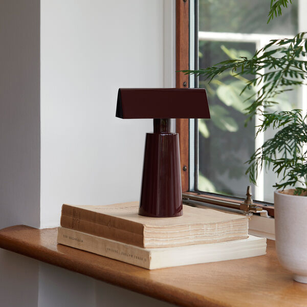 Caret MF1 transportabel bordlampe, dark burgundy, &Tradition