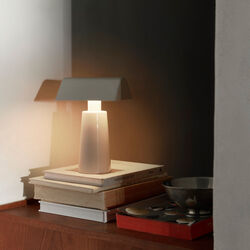Caret MF1 transportabel bordlampe, silk grey, &Tradition