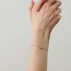 Clover armb&aring;nd, gull, Pernille Corydon Jewellery