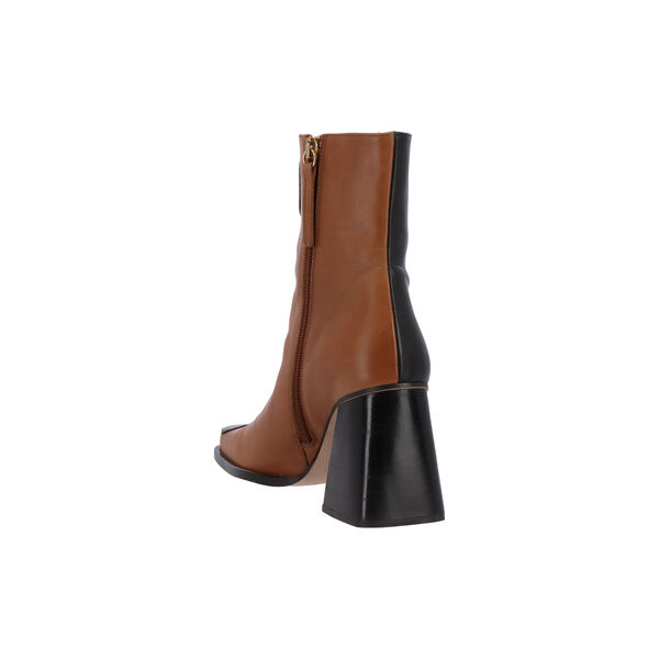 Blair, black camel, ALOHAS