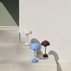 Flowerpot VP9 oppladbar bordlampe, Swim Blue, &Tradition