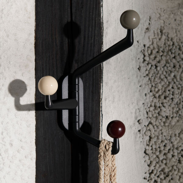 Capture SC75 3-armet knagg, graphite/multi colour, &Tradition