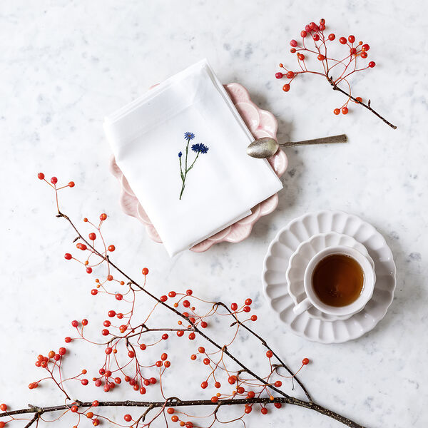 FLORA serviett med kornblomst 50x50 cm, hvit, Langkilde & S&oslash;n