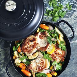 Signature st&oslash;pejern buffetgryte 30 cm, matte black, Le Creuset