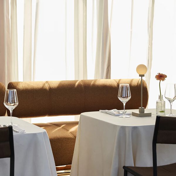 Snowball portable bordlampe, grey beige, Northern