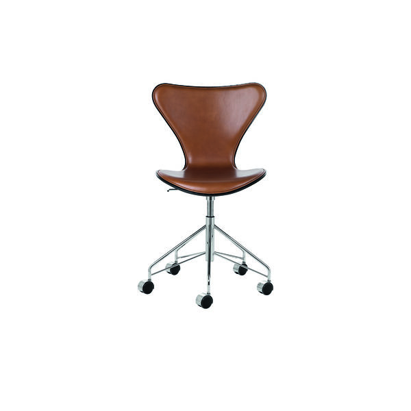 Serie 7&trade; 3117 polstret kontorstol, Grace Walnut, Fritz Hansen