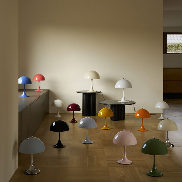 Panthella 250 Portable bordlampe, opaque burgundy, Louis Poulsen