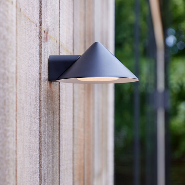 Grasp Wall Lamp oppladbar, matt black, FRANDSEN