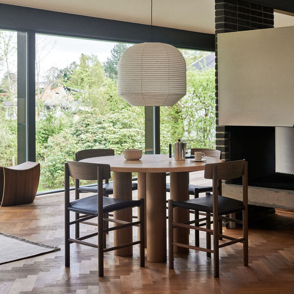 J39 Mogensen stol med polstret sete, oljet valn&oslash;tt/Omni 377 dark brown, Fredericia Furniture