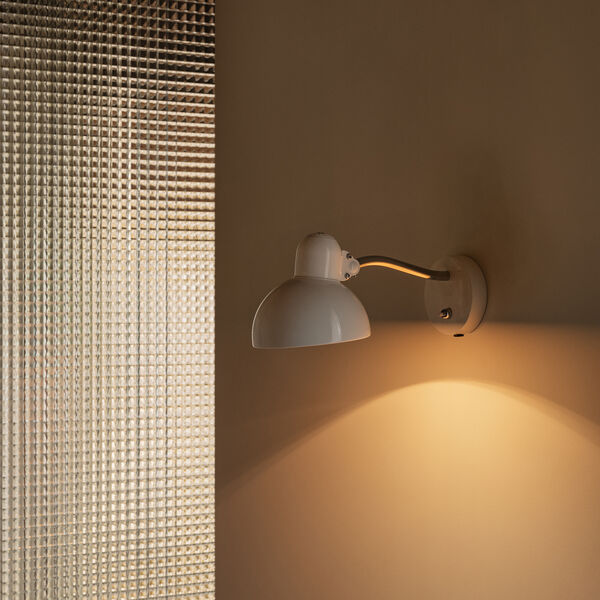 KAISER idell&trade; 6567-W vegglampe, glossy white, Fritz Hansen