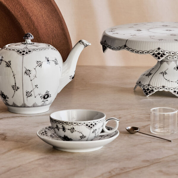 Sort Musselmalt Halvblonde kopp med underkopp 20 cl, Royal Copenhagen