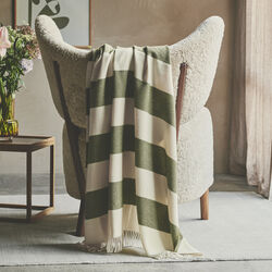 The Sweater Throw, 07802 green The Sweater Throw, 07802 green, Silkeborg Uldspinderi