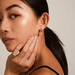 DAGMAR Huggie øreringer, gullbelagt, Pilgrim