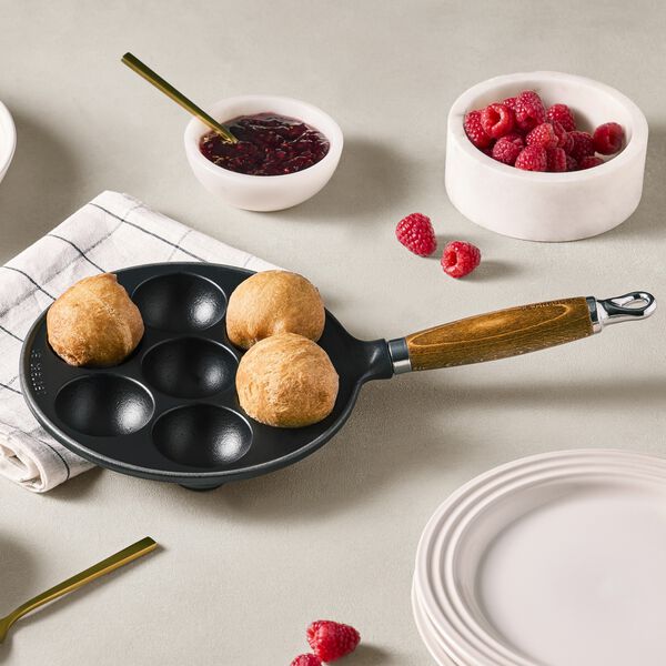 Munkepanne med treh&aring;ndtak 20 cm, matte black, Le Creuset
