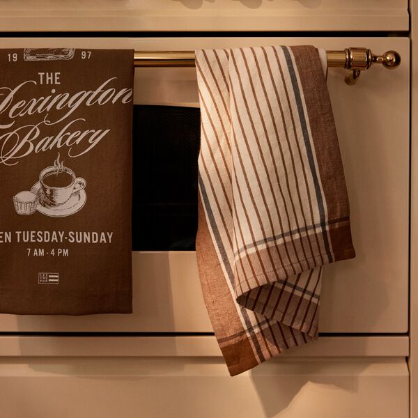 Striped Kitchen Towel | Fudge/White | Kj&oslash;kkenh&aring;ndkl&aelig;r, Lexington
