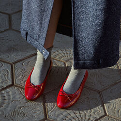 Oriana ballettsko i skinn, onix rød, ALOHAS