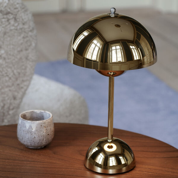 Flowerpot VP9 oppladbar bordlampe, brass-plated, &Tradition