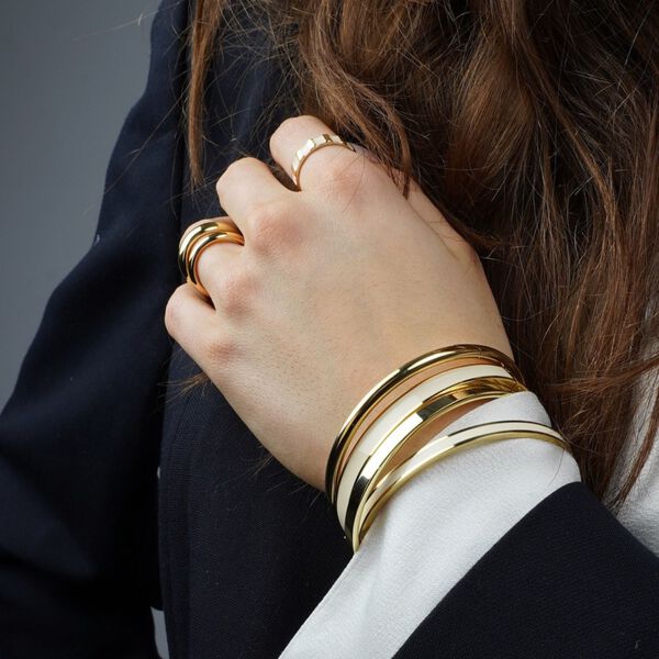 AN-O armb&aring;nd, lys gull, bangle up