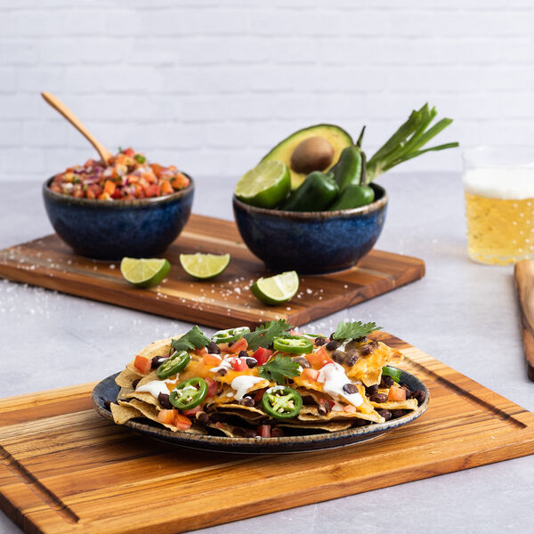 ESSENTIAL skj&aelig;rebrett med saftrille, TeakHaus