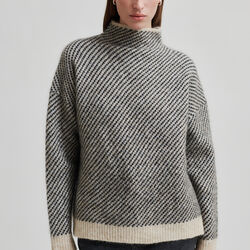 Capella strikket t-ringet hals, brazilian sand Capella strikket t-ringet hals, brazilian sand, Second Female