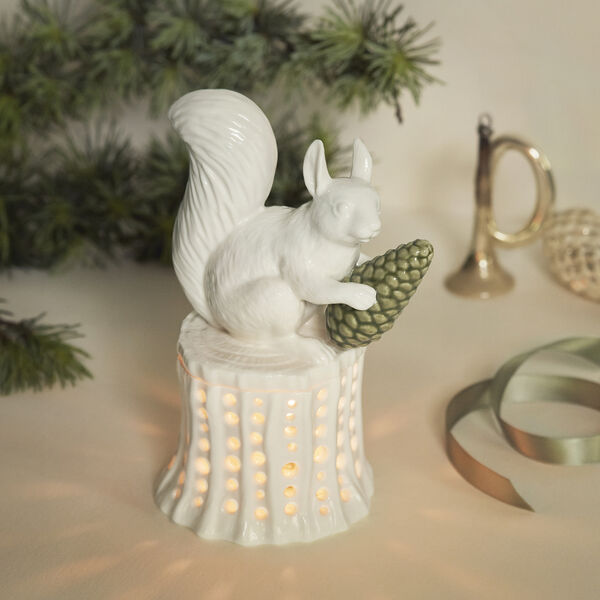 Winter Stories Ekorn p&aring; Trestubbe Telysholder, Dottir Nordic Design