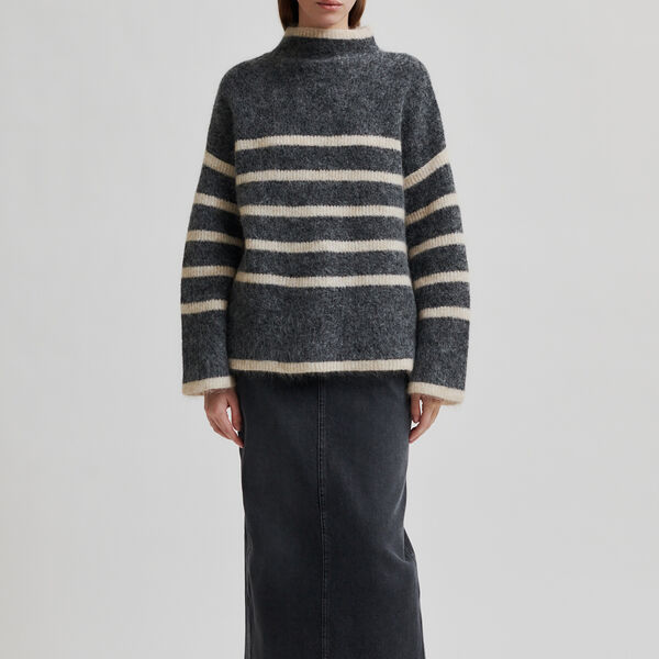 Ovalis Strikket T-hals, vulkansk aske, Second Female