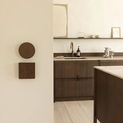 KLOSS Dobbel Lysbryter, varm eik, Kjaer + Loege