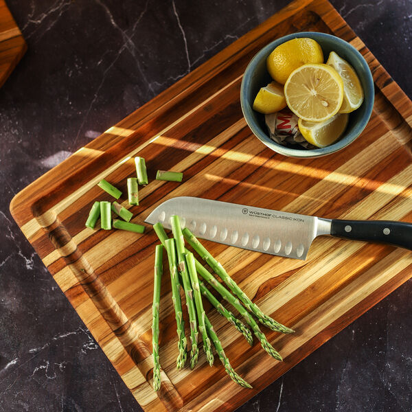 Skj&aelig;rebrett med saftrille Medium, TeakHaus