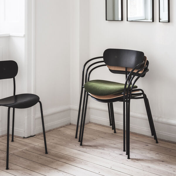 Pavilion AV1 stol, eik/sort, &Tradition