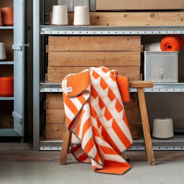 Kvam Pledd, Orange Kvam Pledd, Orange, Røros Tweed