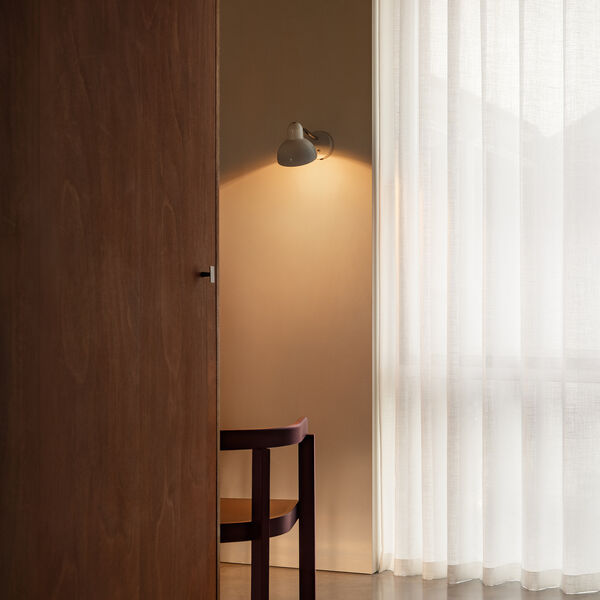 KAISER idell&trade; 6567-W vegglampe, glossy white, Fritz Hansen