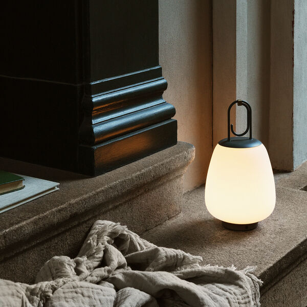Lucca portabel LED-lampe, black, &Tradition