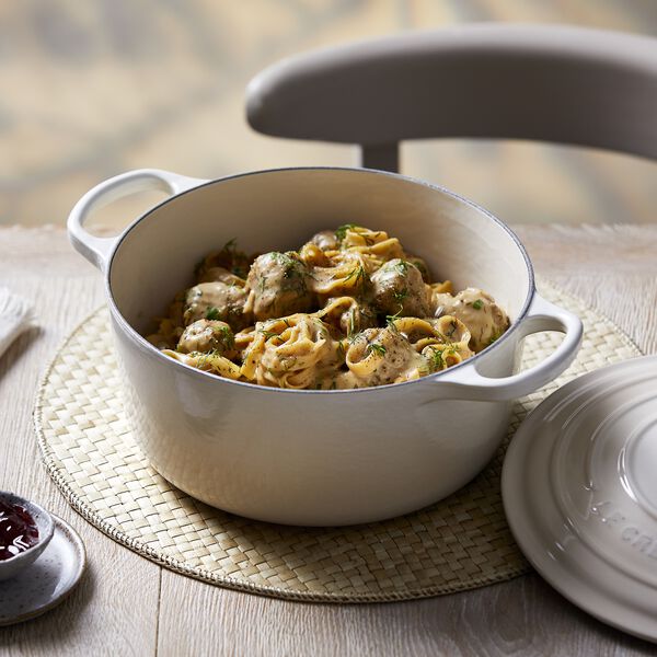 Signature st&oslash;pejern rund gryte &Oslash; 26 cm, meringue, Le Creuset