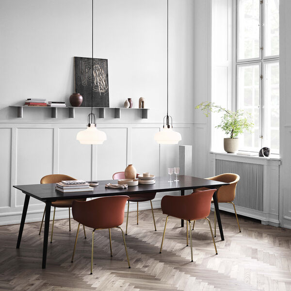 In Between SK6 spisebord, sort, &Tradition