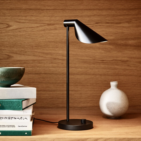 MS022 bordlampe, black PVD, Fritz Hansen