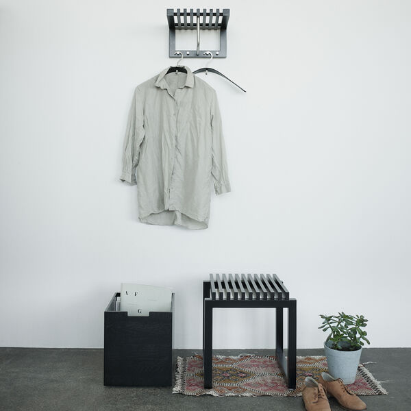 Cutter Mini Wardrobe, svart/eik, Skagerak by Fritz Hansen