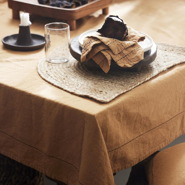 Nadia Serviett, rost, Jakobsdals