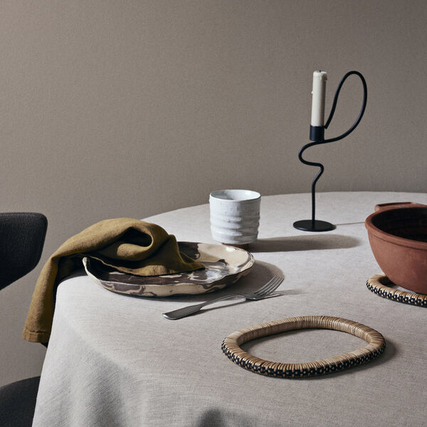 Valse Lysestake Høy, svart Valse Lysestake Høy, svart, Ferm Living