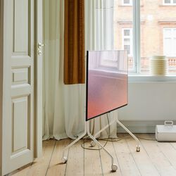 Moon Rollin', pearl, Pedestal