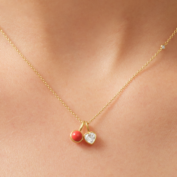 Amorina Anheng Large, Julie Sandlau