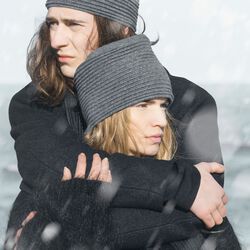 Pleece lue, mørkegrå, Design House Stockholm