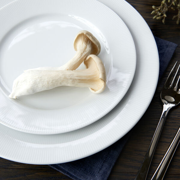 Eventail flat tallerken med fane Ø 22 cm, hvit Eventail flat tallerken med fane Ø 22 cm, hvit, Pillivuyt