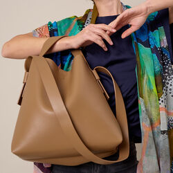 CITY shopper, Bella Ballou